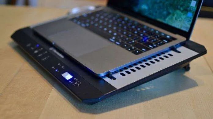 5 Cara Sederhana Mendinginkan Laptop yang Cepat Panas 3 Cooling Pad 5 Cara Sederhana Mendinginkan Laptop yang Cepat Panas 3 Cooling Pad