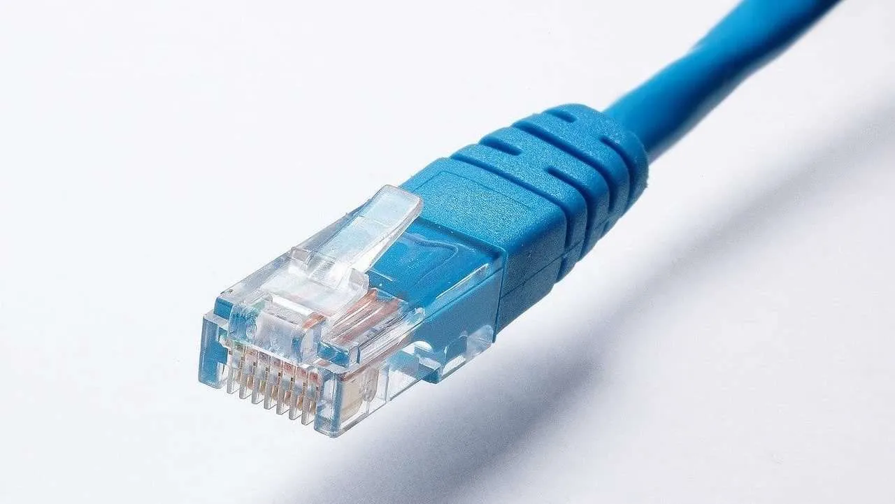 Kabel Ethernet edited 6 Cara Sederhana Stabilkan Koneksi WiFi Komputer di Rumah 6 Kabel Ethernet edited