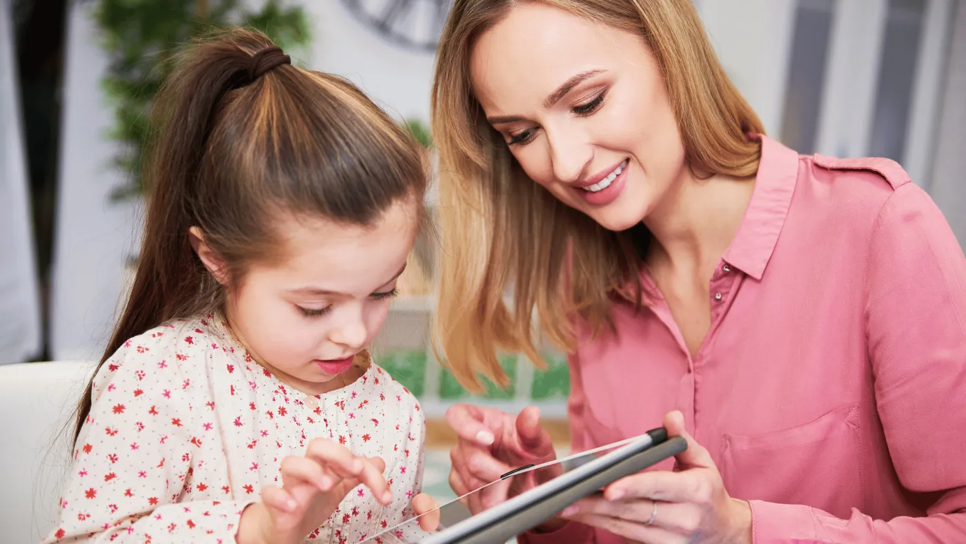 Cara Aman Berselancar di Internet: Tips dan Trik untuk Pemula 6 Edukasi Anak tentang Keamanan Online Cara Aman Berselancar di Internet: Tips dan Trik untuk Pemula 6 Edukasi Anak tentang Keamanan Online